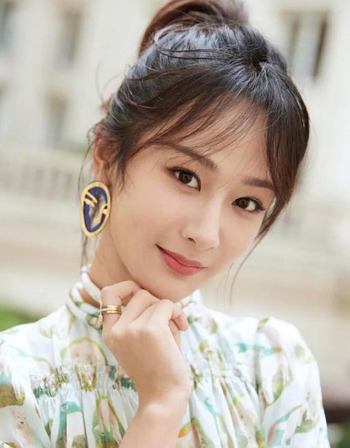 杨紫最新爆料新路透,揭秘新路透背后的故事